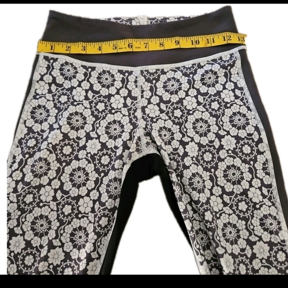 Lululemon Womens Floral Compass Black And White Colorblocked Mid Rise Pant 4 - Picture 8 of 10